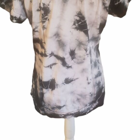 NWT GO COUTURE white tie dye fleece top - Picture 4 of 6